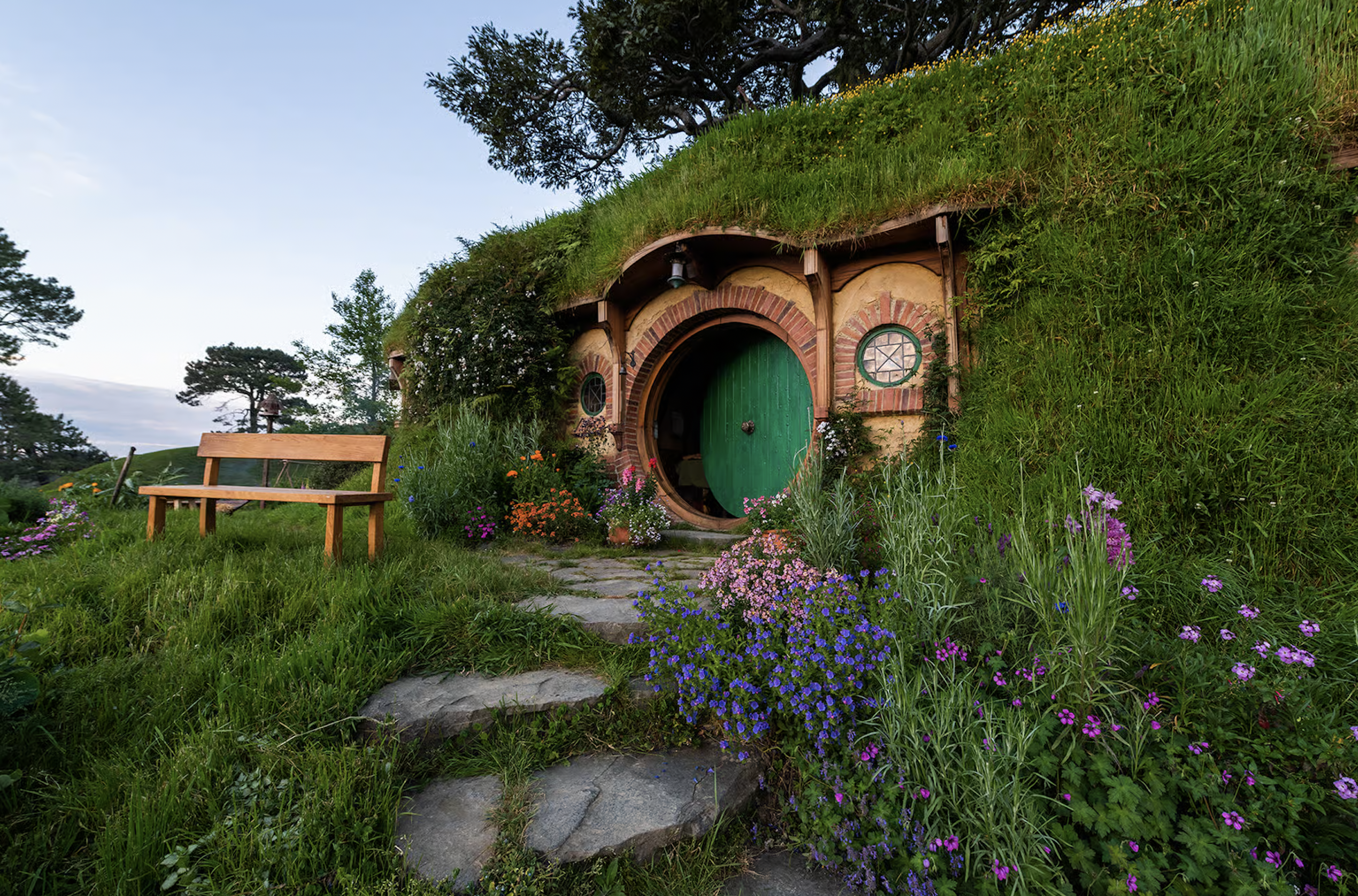 Hobbiton houses in New Zeland